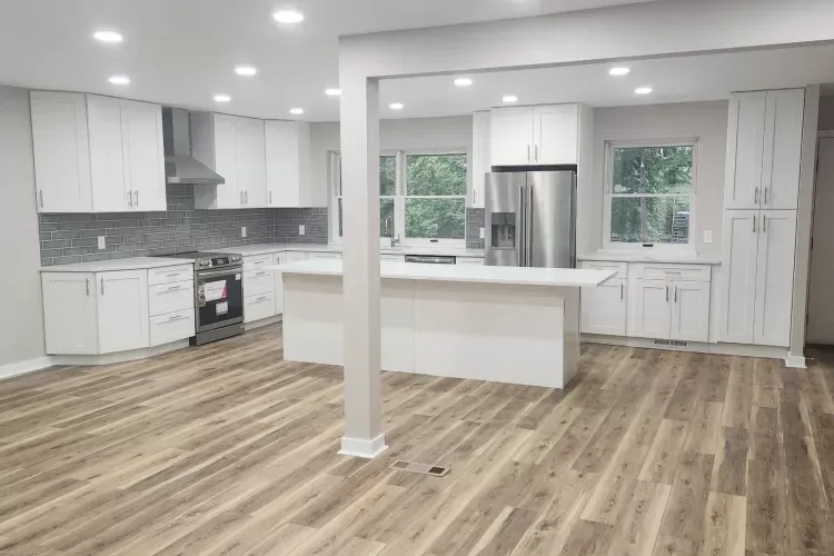 KITCHEN ISLANDS WITH SEATING
